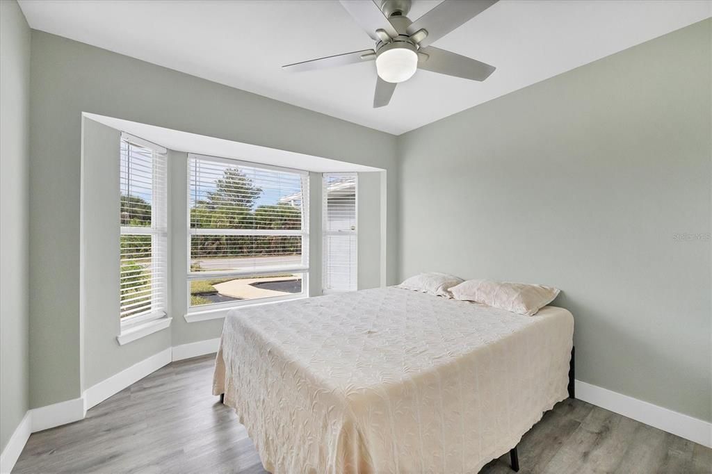 For Sale: $525,000 (3 beds, 2 baths, 1382 Square Feet)