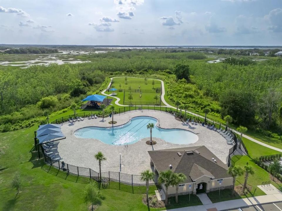 En Renta: $2,000 (4 camas, 2 baños, 1600 Pies cuadrados)