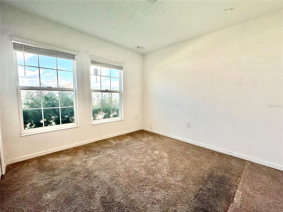 En Renta: $2,000 (4 camas, 2 baños, 1600 Pies cuadrados)