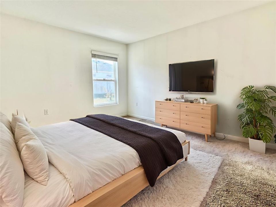 En Renta: $2,000 (4 camas, 2 baños, 1600 Pies cuadrados)