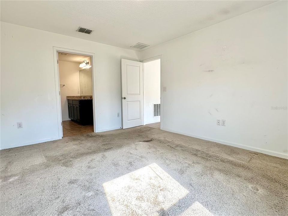 En Renta: $2,000 (4 camas, 2 baños, 1600 Pies cuadrados)