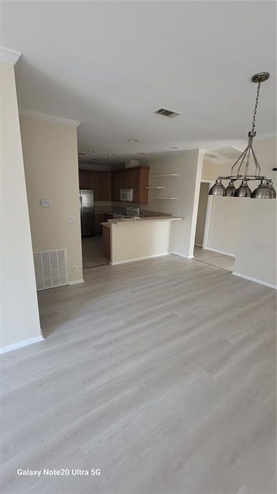 For Rent: $1,800 (3 beds, 2 baths, 1424 Square Feet)