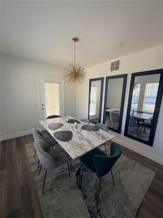 待售: $336,900 (3 贝兹, 2 浴室, 1656 平方英尺)