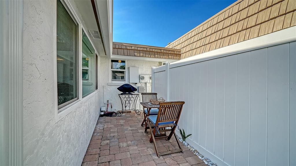 For Rent: $2,950 (2 beds, 2 baths, 1209 Square Feet)