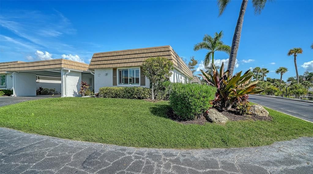 For Rent: $2,950 (2 beds, 2 baths, 1209 Square Feet)