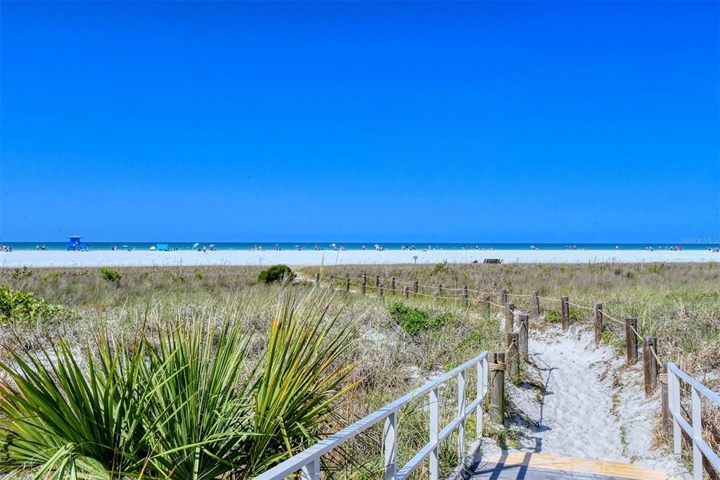 For Rent: $2,950 (2 beds, 2 baths, 1209 Square Feet)