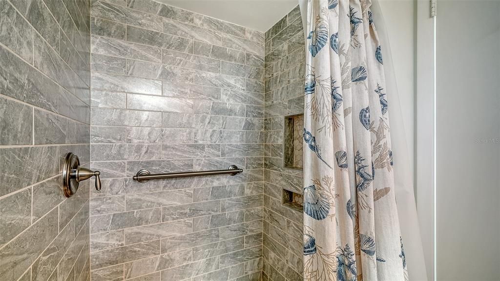 For Rent: $2,950 (2 beds, 2 baths, 1209 Square Feet)