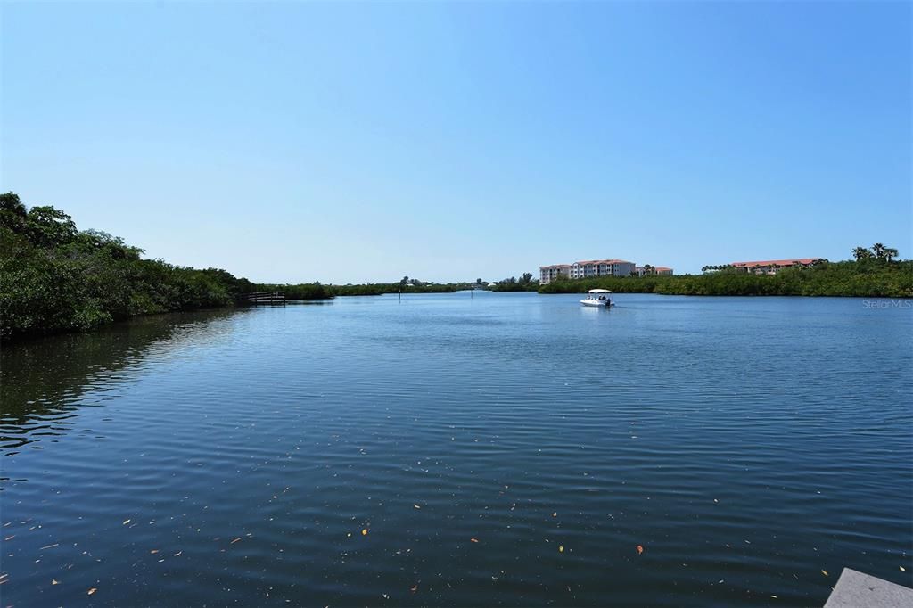 For Rent: $2,950 (2 beds, 2 baths, 1209 Square Feet)