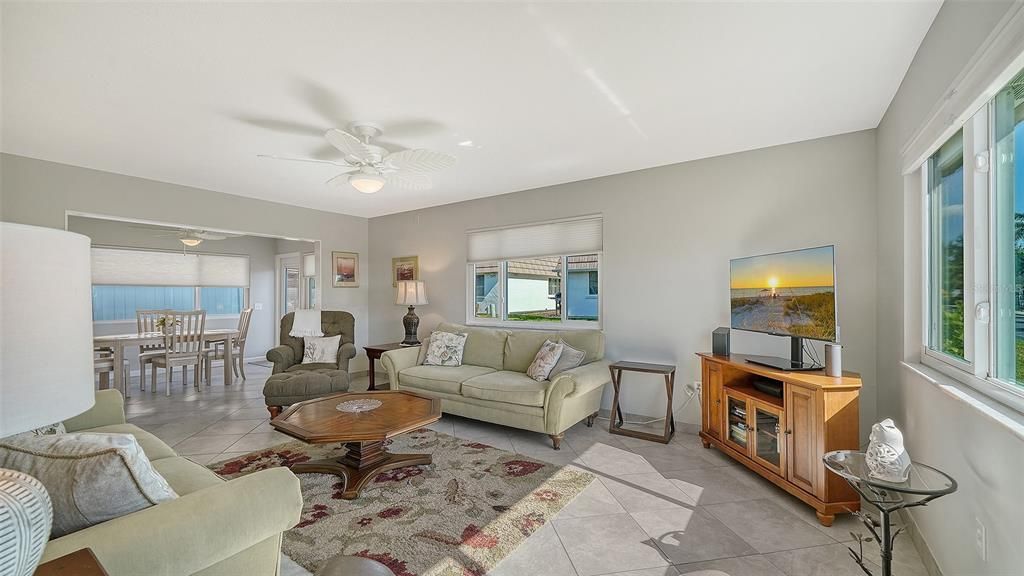 For Rent: $2,950 (2 beds, 2 baths, 1209 Square Feet)