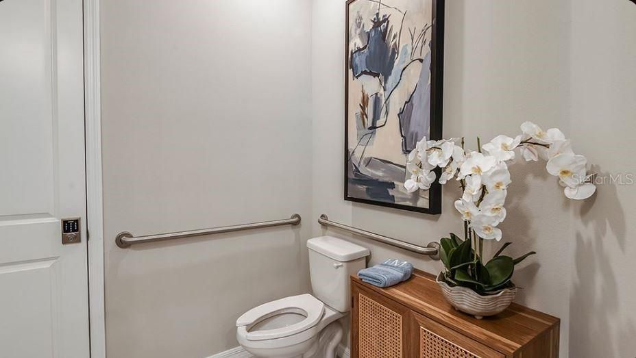 En Venta: $471,999 (4 camas, 3 baños, 2394 Pies cuadrados)