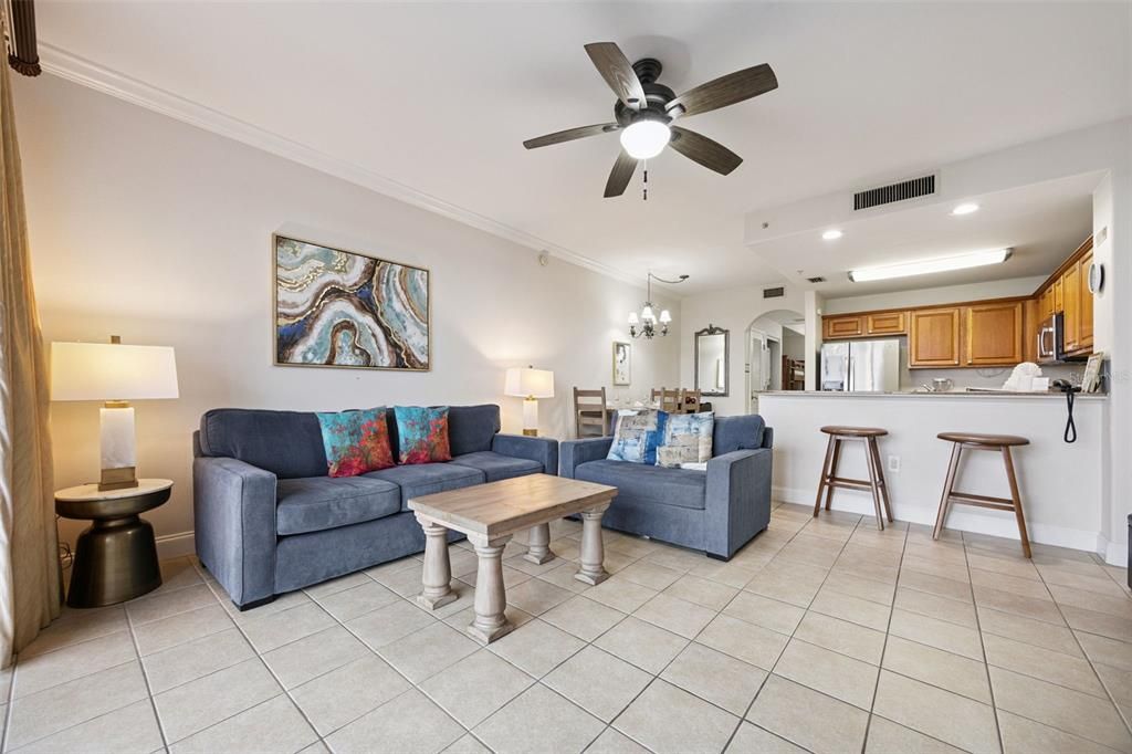 待售: $238,500 (1 贝兹, 2 浴室, 798 平方英尺)