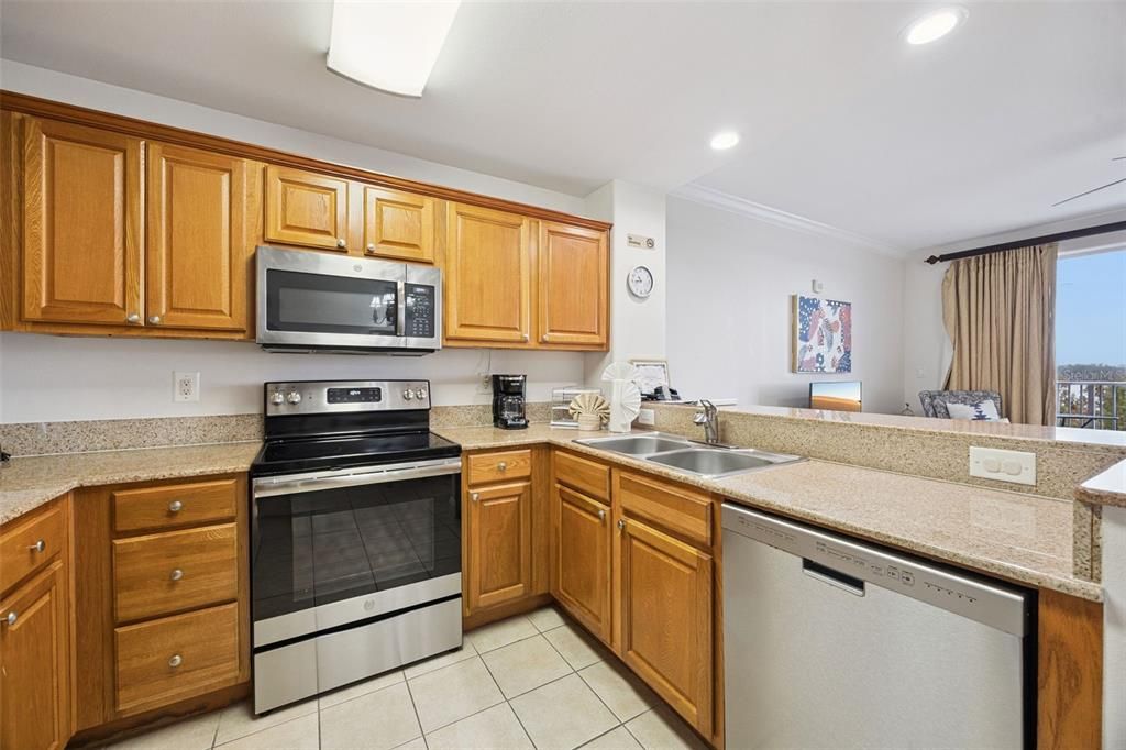 待售: $238,500 (1 贝兹, 2 浴室, 798 平方英尺)