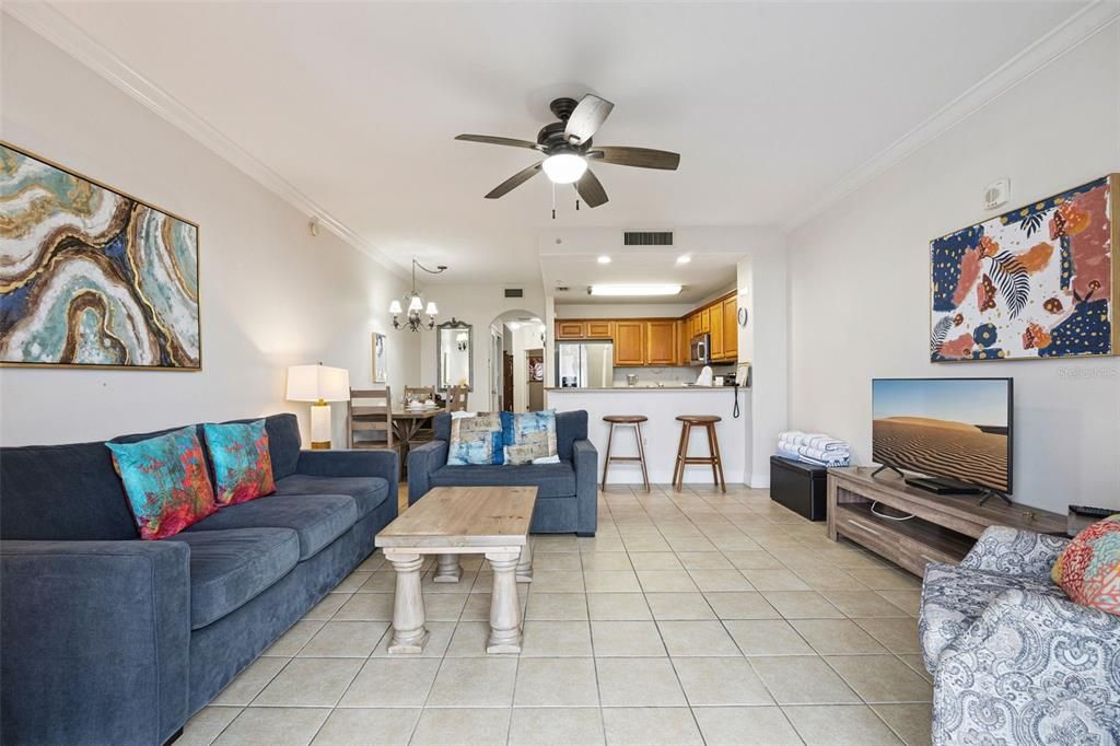 待售: $238,500 (1 贝兹, 2 浴室, 798 平方英尺)