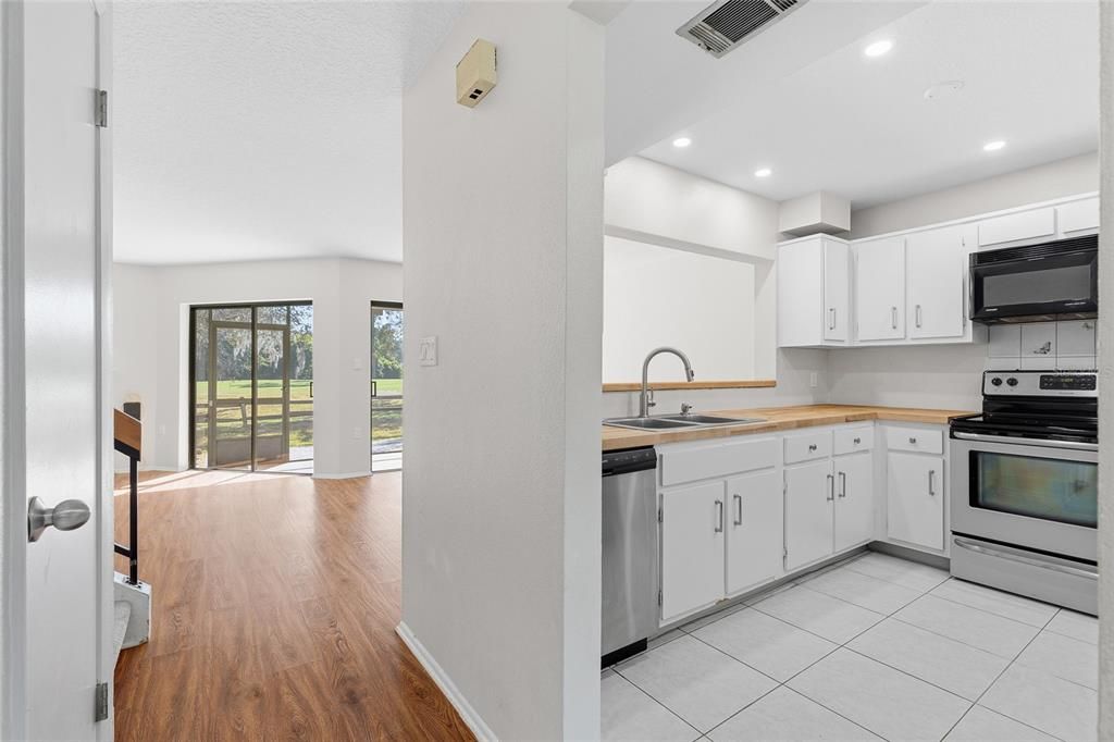 For Sale: $324,000 (3 beds, 2 baths, 1313 Square Feet)