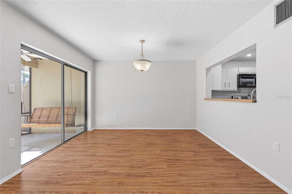 For Sale: $324,000 (3 beds, 2 baths, 1313 Square Feet)