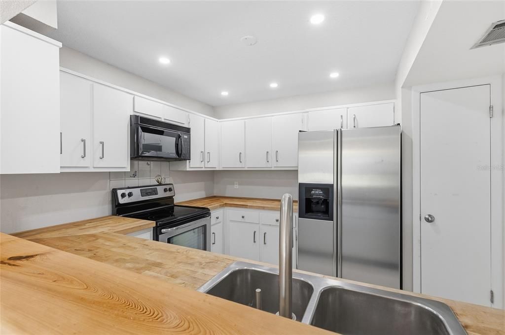 For Sale: $324,000 (3 beds, 2 baths, 1313 Square Feet)