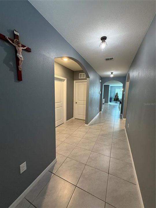 For Sale: $410,000 (3 beds, 2 baths, 1690 Square Feet)