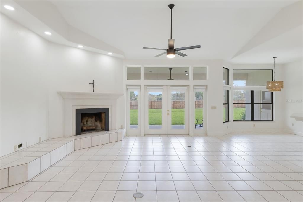 For Sale: $489,900 (4 beds, 2 baths, 2160 Square Feet)