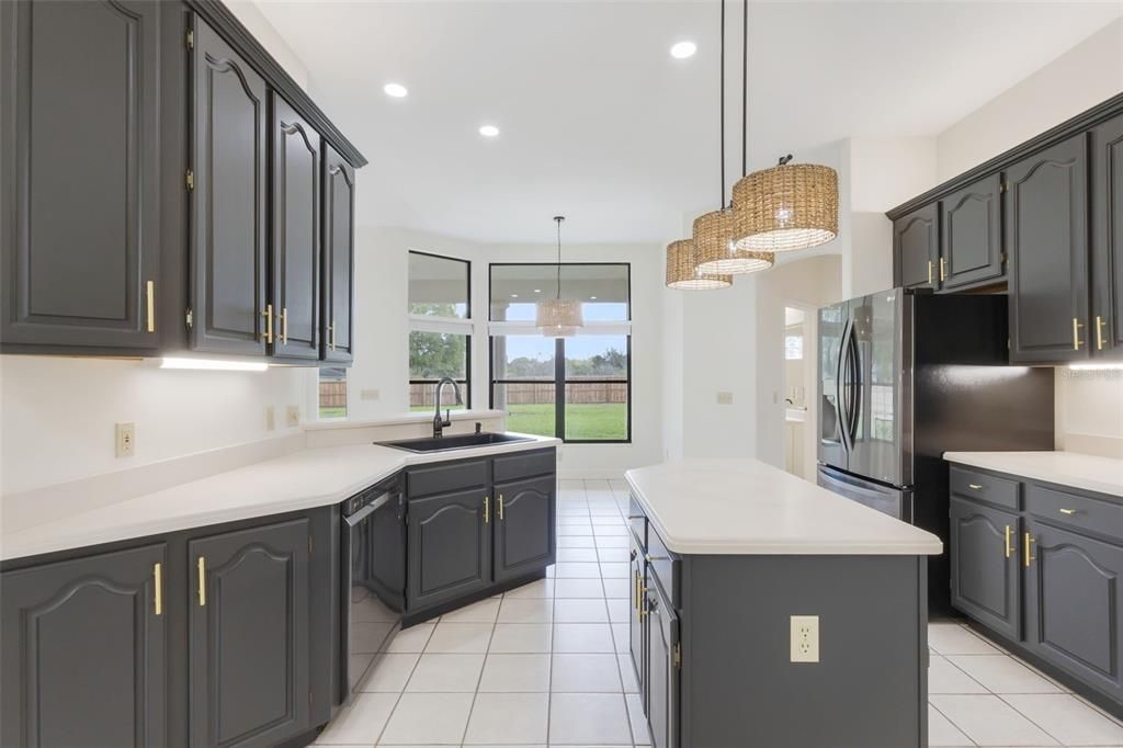 For Sale: $489,900 (4 beds, 2 baths, 2160 Square Feet)