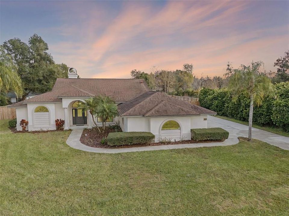 For Sale: $489,900 (4 beds, 2 baths, 2160 Square Feet)