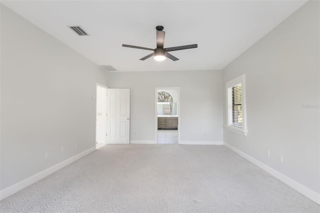 For Sale: $489,900 (4 beds, 2 baths, 2160 Square Feet)