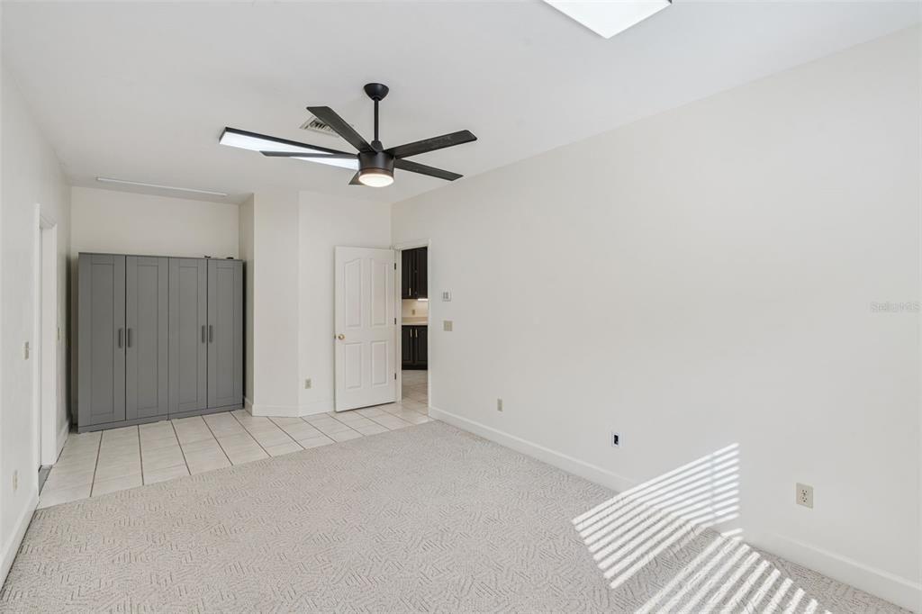 For Sale: $489,900 (4 beds, 2 baths, 2160 Square Feet)