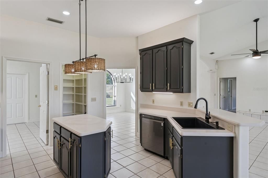 For Sale: $489,900 (4 beds, 2 baths, 2160 Square Feet)