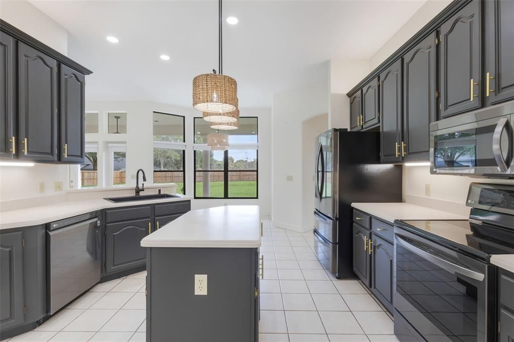 For Sale: $489,900 (4 beds, 2 baths, 2160 Square Feet)