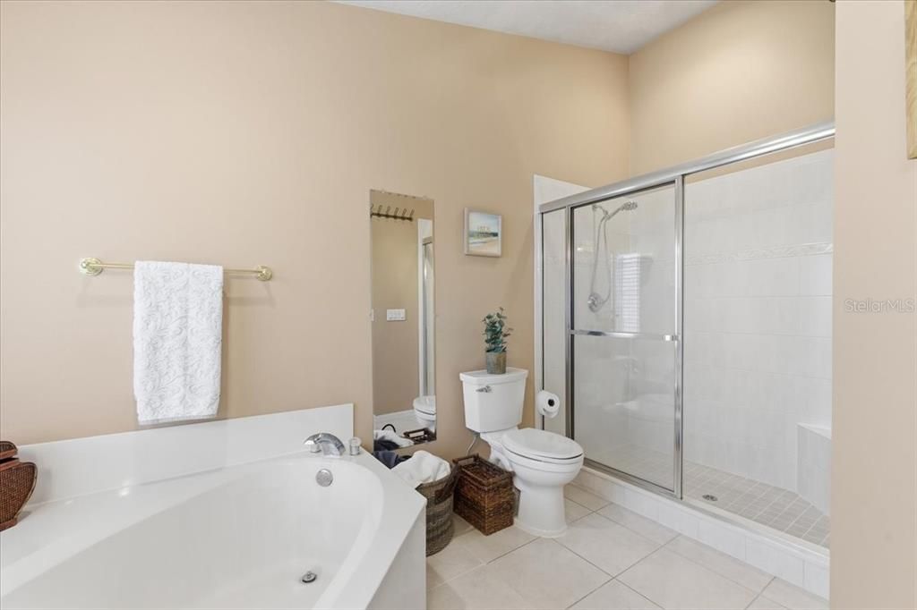 For Sale: $399,900 (3 beds, 2 baths, 1572 Square Feet)