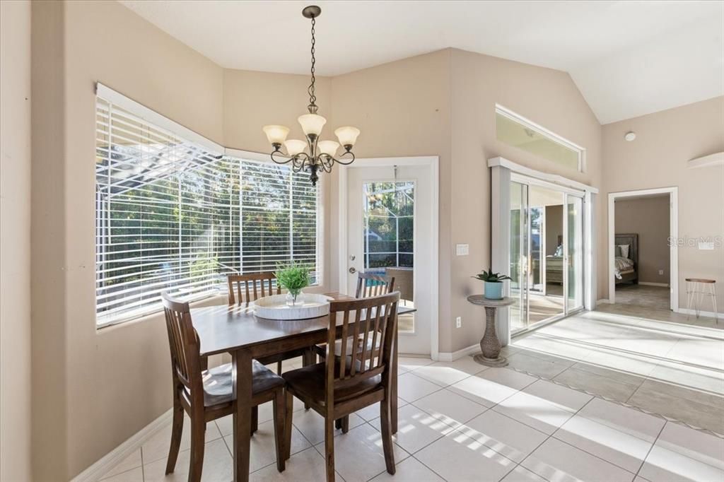 For Sale: $399,900 (3 beds, 2 baths, 1572 Square Feet)