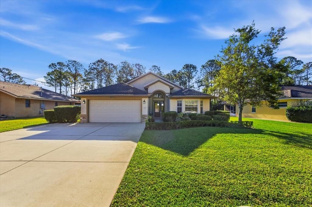 For Sale: $399,900 (3 beds, 2 baths, 1572 Square Feet)