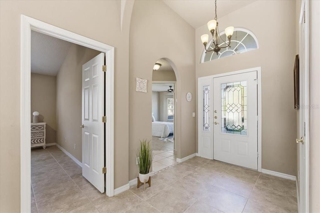 For Sale: $399,900 (3 beds, 2 baths, 1572 Square Feet)