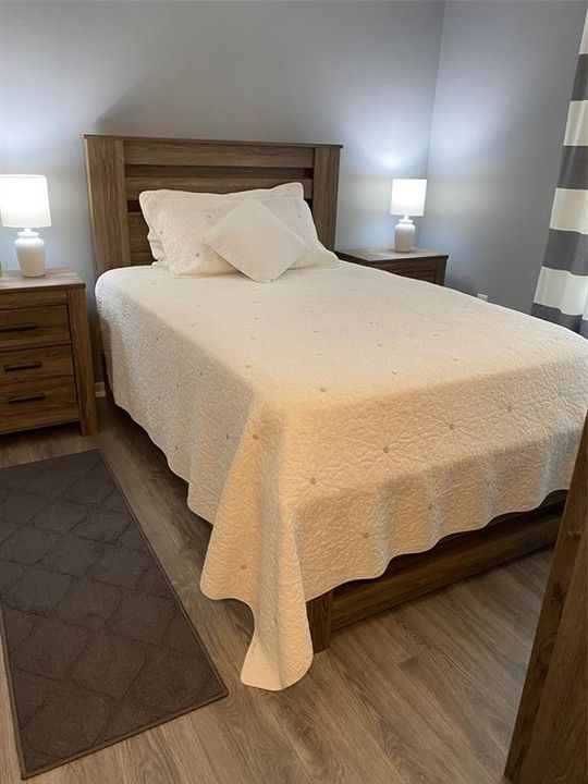 待售: $199,000 (2 贝兹, 2 浴室, 1014 平方英尺)