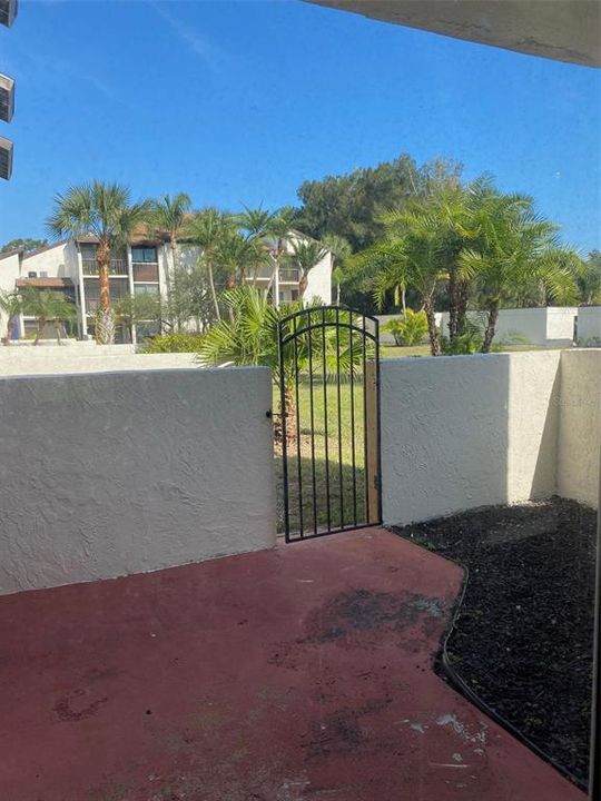 待售: $199,000 (2 贝兹, 2 浴室, 1014 平方英尺)