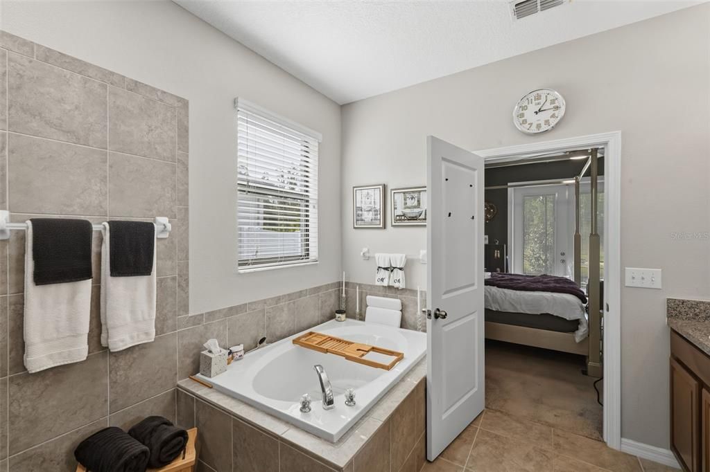 На продажу: $420,000 (4 спален, 3 ванн, 2272 Квадратных фут)