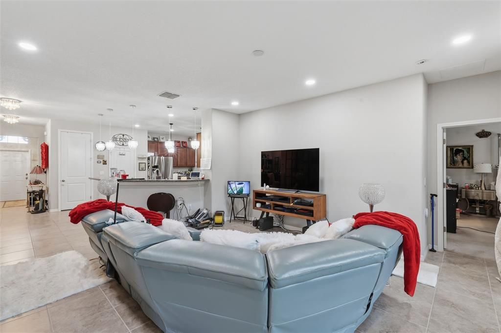 На продажу: $420,000 (4 спален, 3 ванн, 2272 Квадратных фут)