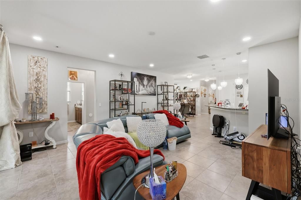 На продажу: $420,000 (4 спален, 3 ванн, 2272 Квадратных фут)