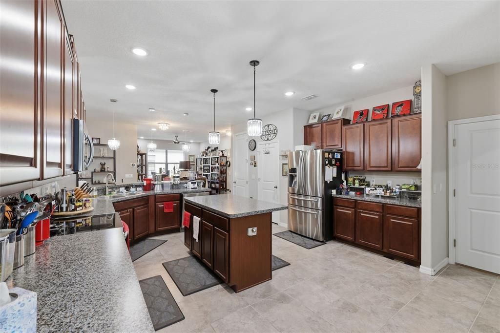 На продажу: $420,000 (4 спален, 3 ванн, 2272 Квадратных фут)