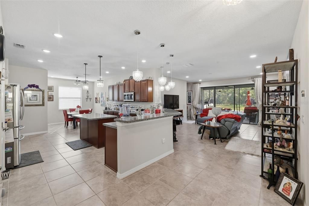 На продажу: $420,000 (4 спален, 3 ванн, 2272 Квадратных фут)