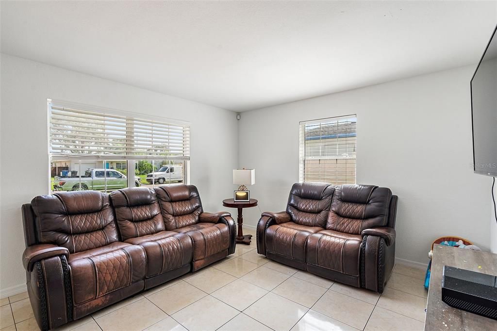 出租: $2,250 (3 贝兹, 2 浴室, 1620 平方英尺)