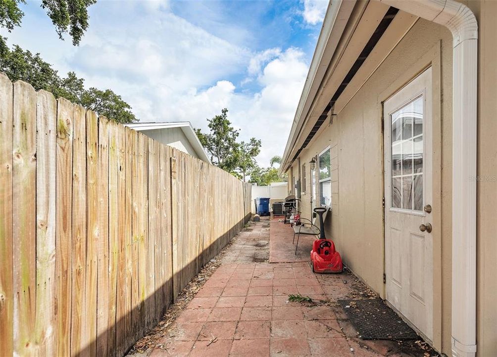 出租: $2,250 (3 贝兹, 2 浴室, 1620 平方英尺)