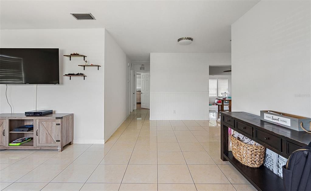 出租: $2,250 (3 贝兹, 2 浴室, 1620 平方英尺)