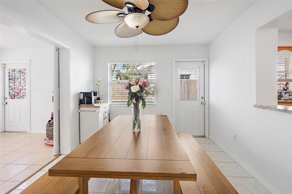 出租: $2,250 (3 贝兹, 2 浴室, 1620 平方英尺)