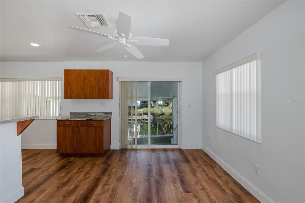 For Rent: $1,975 (2 beds, 1 baths, 672 Square Feet)