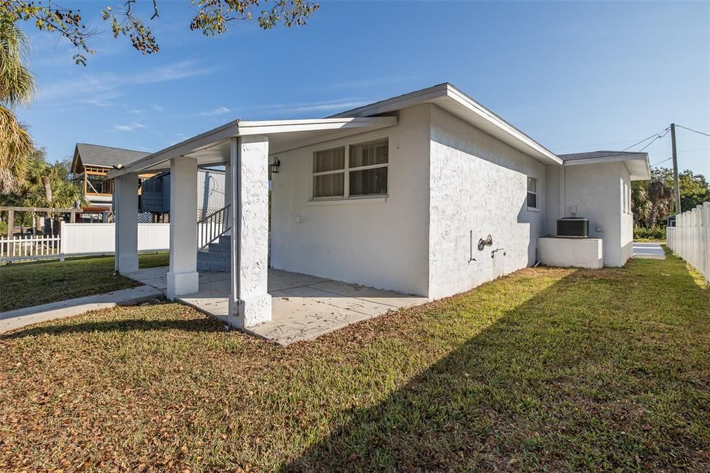 For Rent: $1,975 (2 beds, 1 baths, 672 Square Feet)