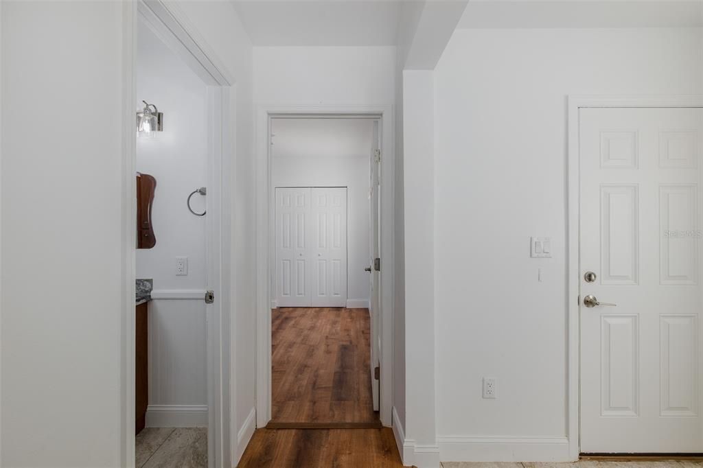 For Rent: $1,975 (2 beds, 1 baths, 672 Square Feet)