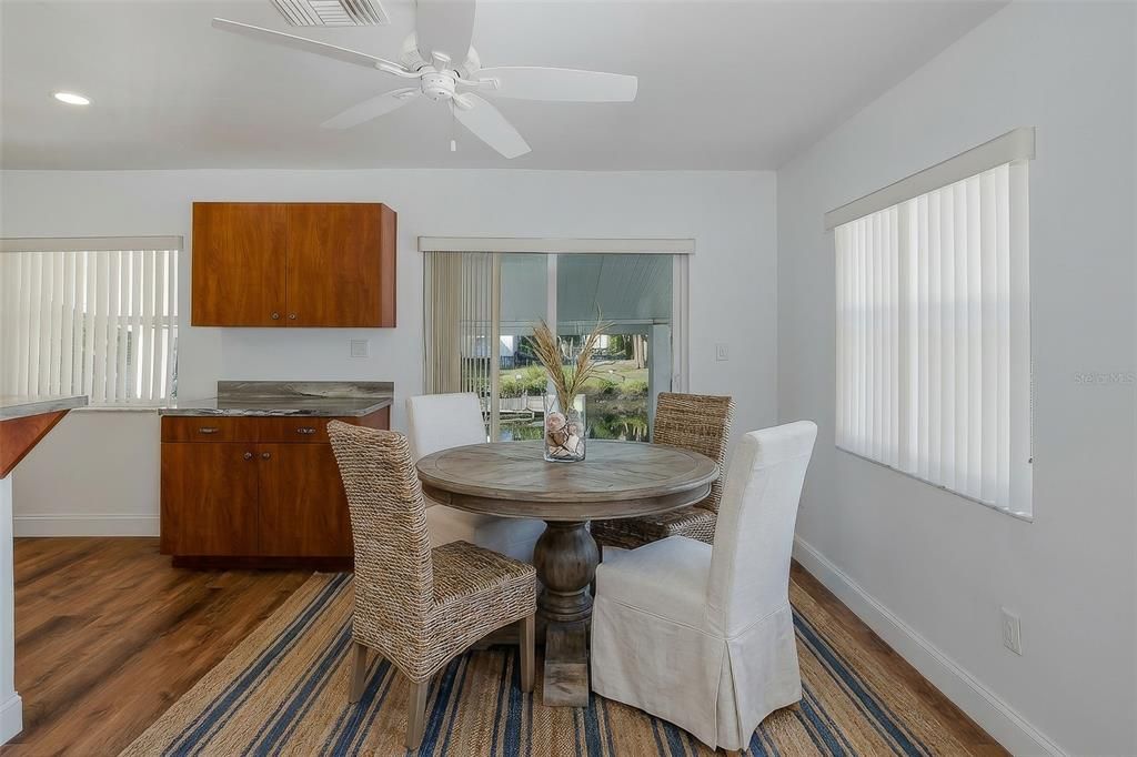 For Rent: $1,975 (2 beds, 1 baths, 672 Square Feet)