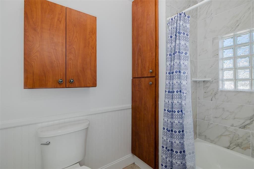 For Rent: $1,975 (2 beds, 1 baths, 672 Square Feet)