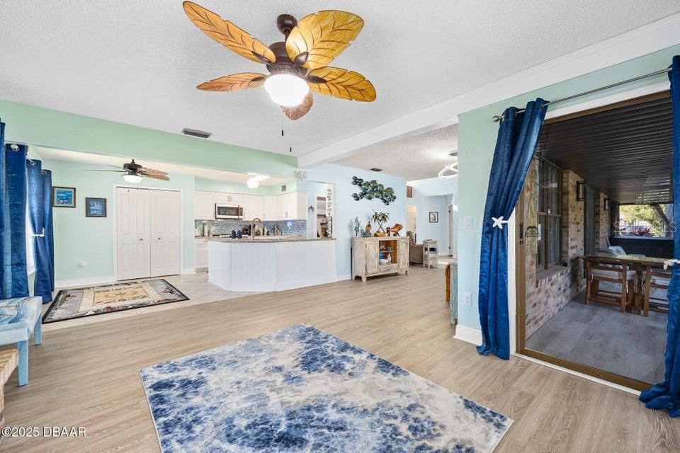 На продажу: $495,000 (3 спален, 2 ванн, 2033 Квадратных фут)