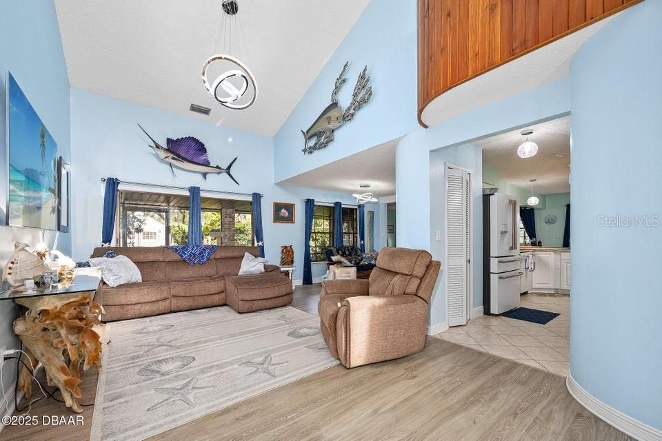 На продажу: $495,000 (3 спален, 2 ванн, 2033 Квадратных фут)